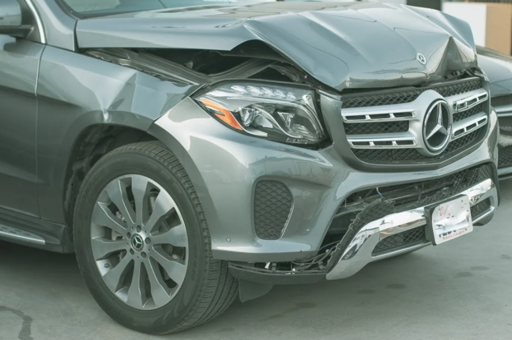 Midland County, MI – Several Injured in Car Crash on M-18 near Shaffer Rd